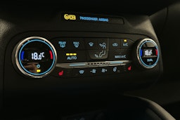 musta Ford Kuga 2021 kuva 30.