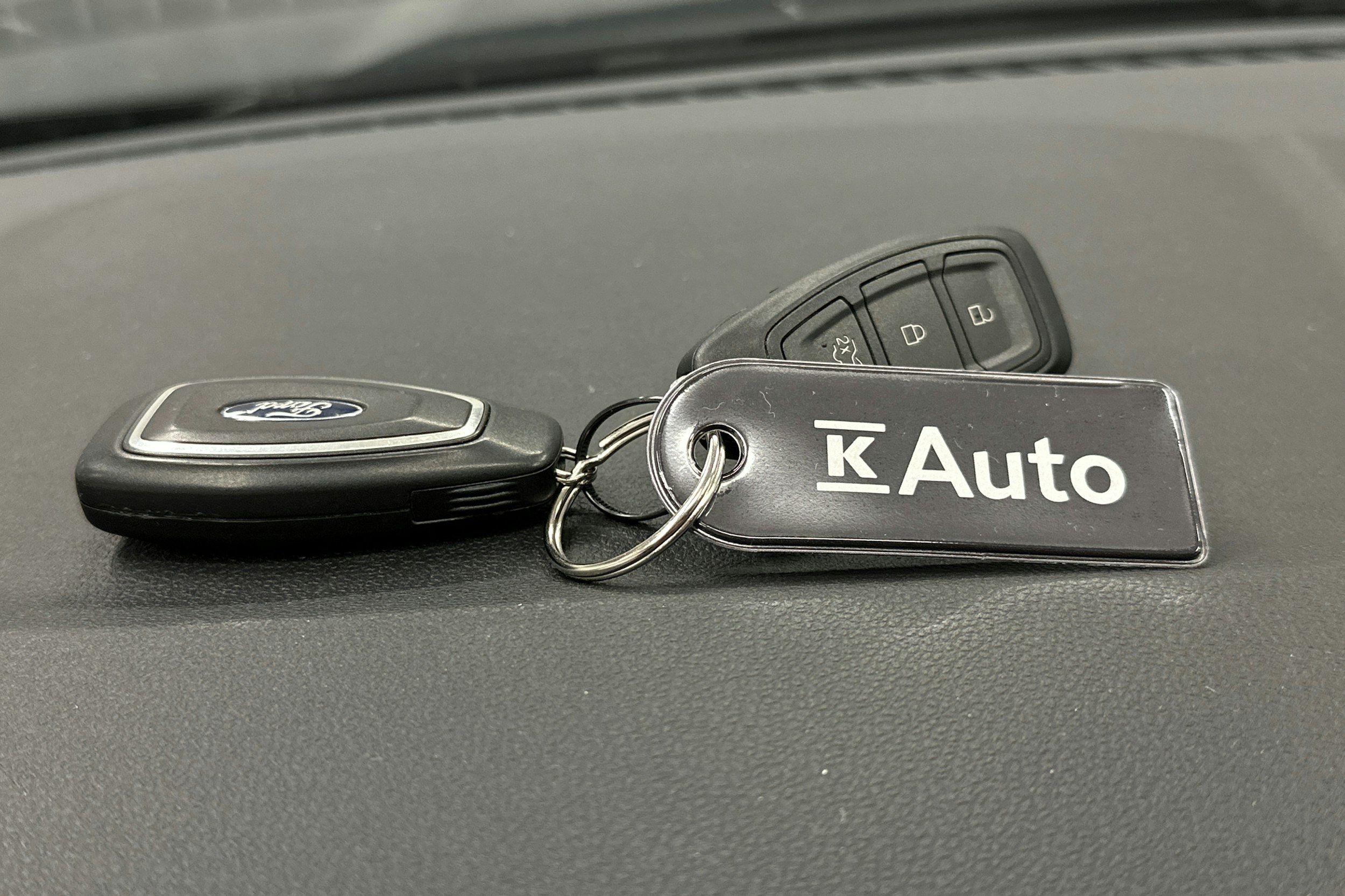 musta Ford Kuga 2021 kuva 32.