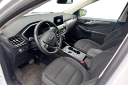 Valkoinen Ford Kuga 2021 kuva 3.