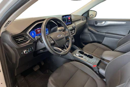 Valkoinen Ford Kuga 2021 kuva 6.