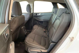 Valkoinen Ford Kuga 2021 kuva 8.