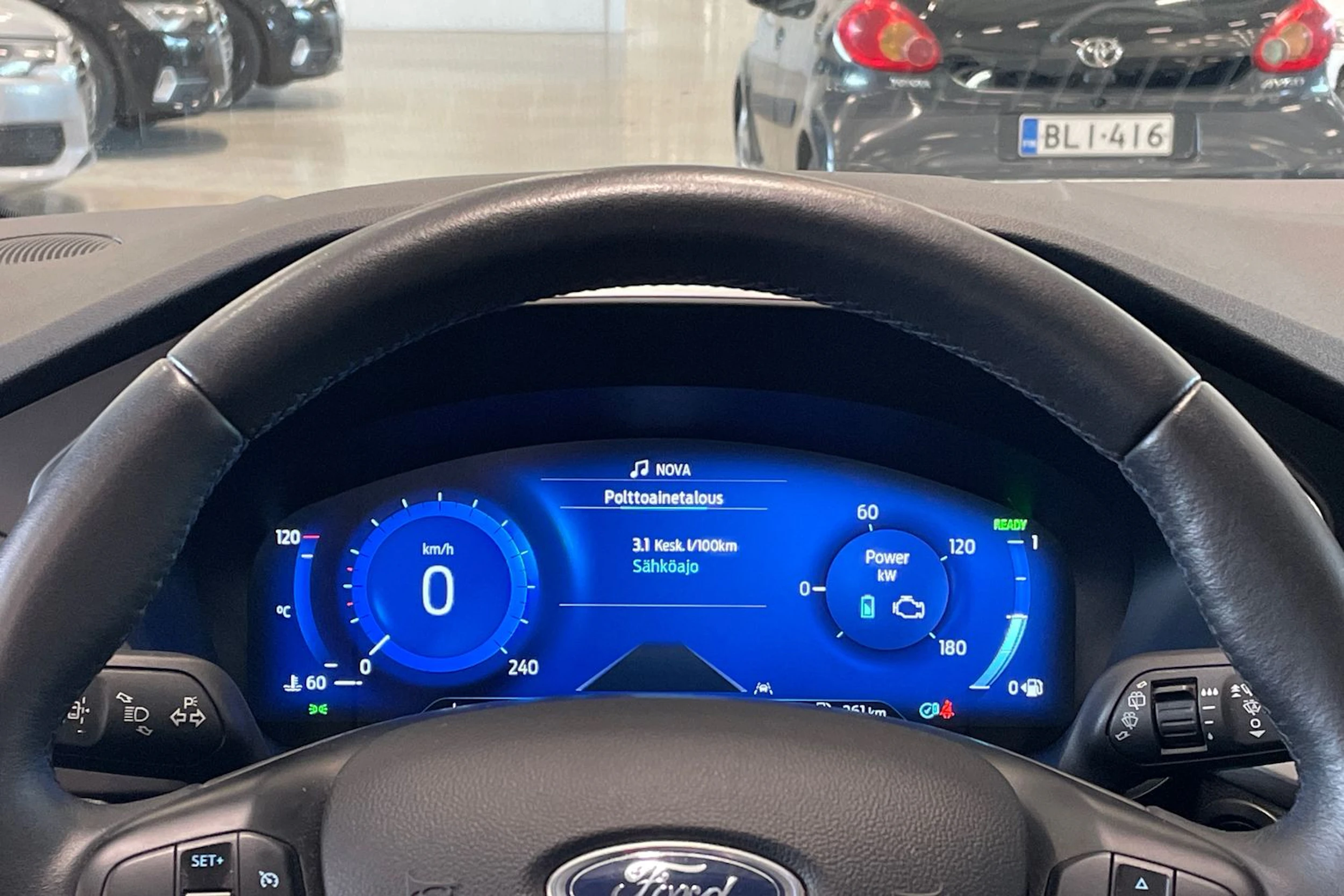 Valkoinen Ford Kuga 2021 kuva 13.