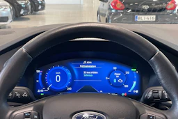 Valkoinen Ford Kuga 2021 kuva 13.