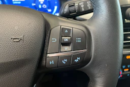 Valkoinen Ford Kuga 2021 kuva 14.