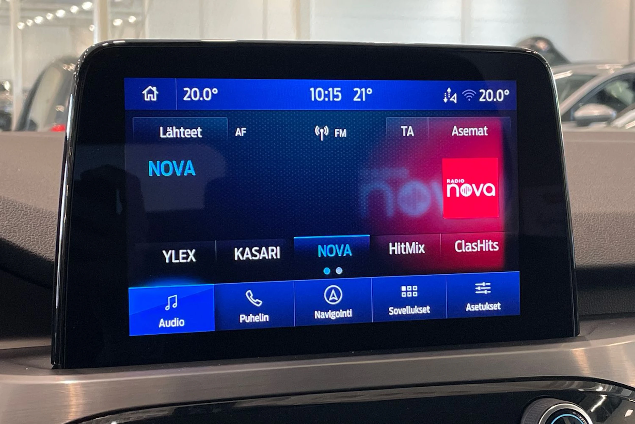 Valkoinen Ford Kuga 2021 kuva 17.