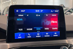Valkoinen Ford Kuga 2021 kuva 17.