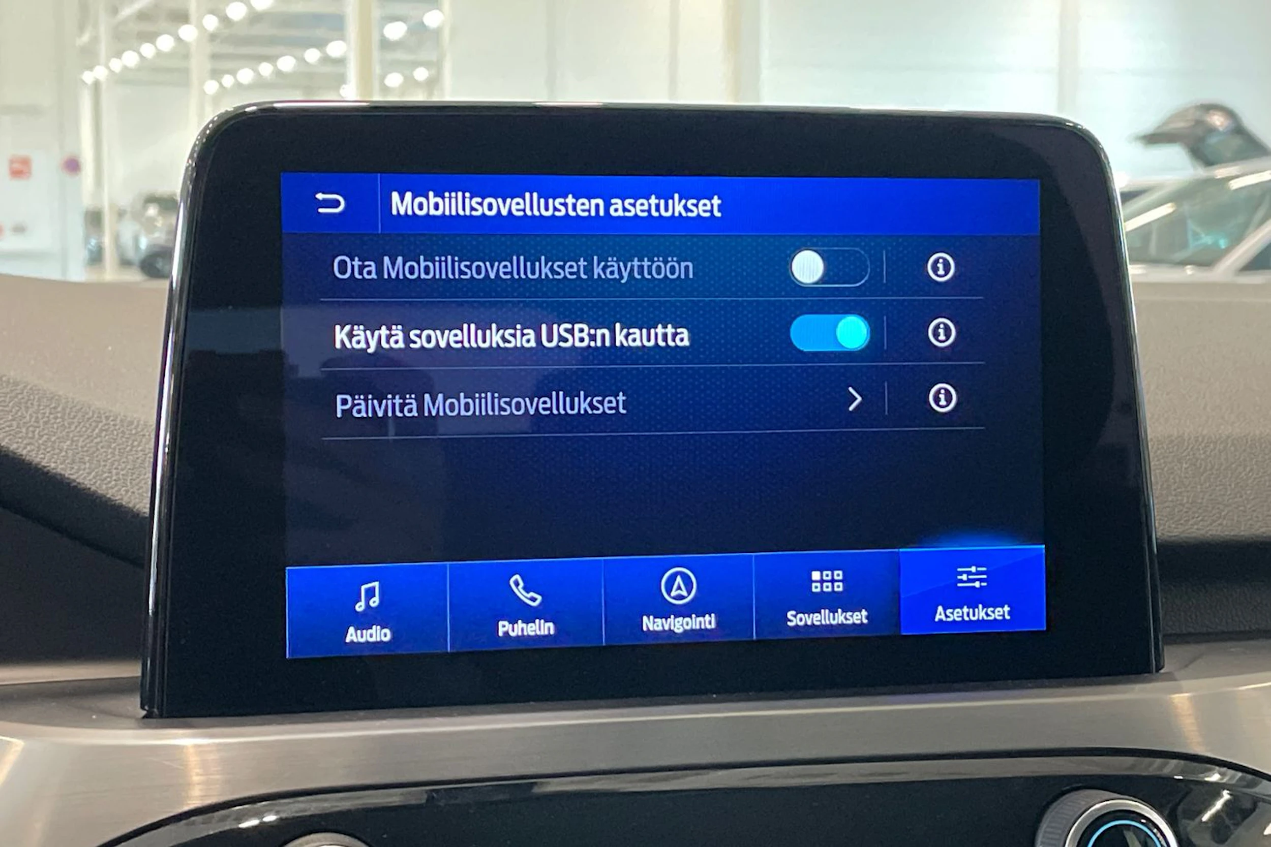 Valkoinen Ford Kuga 2021 kuva 20.