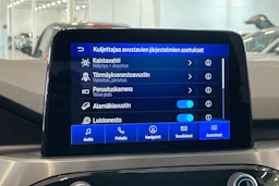 Valkoinen Ford Kuga 2021 kuva 21.
