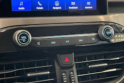 Valkoinen Ford Kuga 2021 kuva 23.