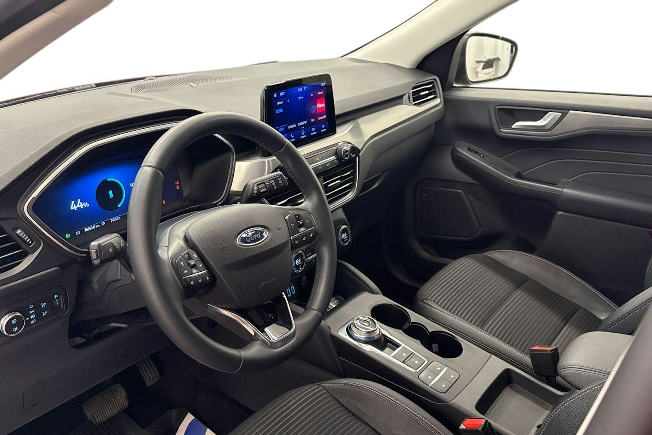 punainen Ford Kuga 2021 kuva 7.