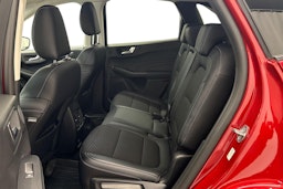 punainen Ford Kuga 2021 kuva 10.