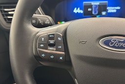 punainen Ford Kuga 2021 kuva 15.