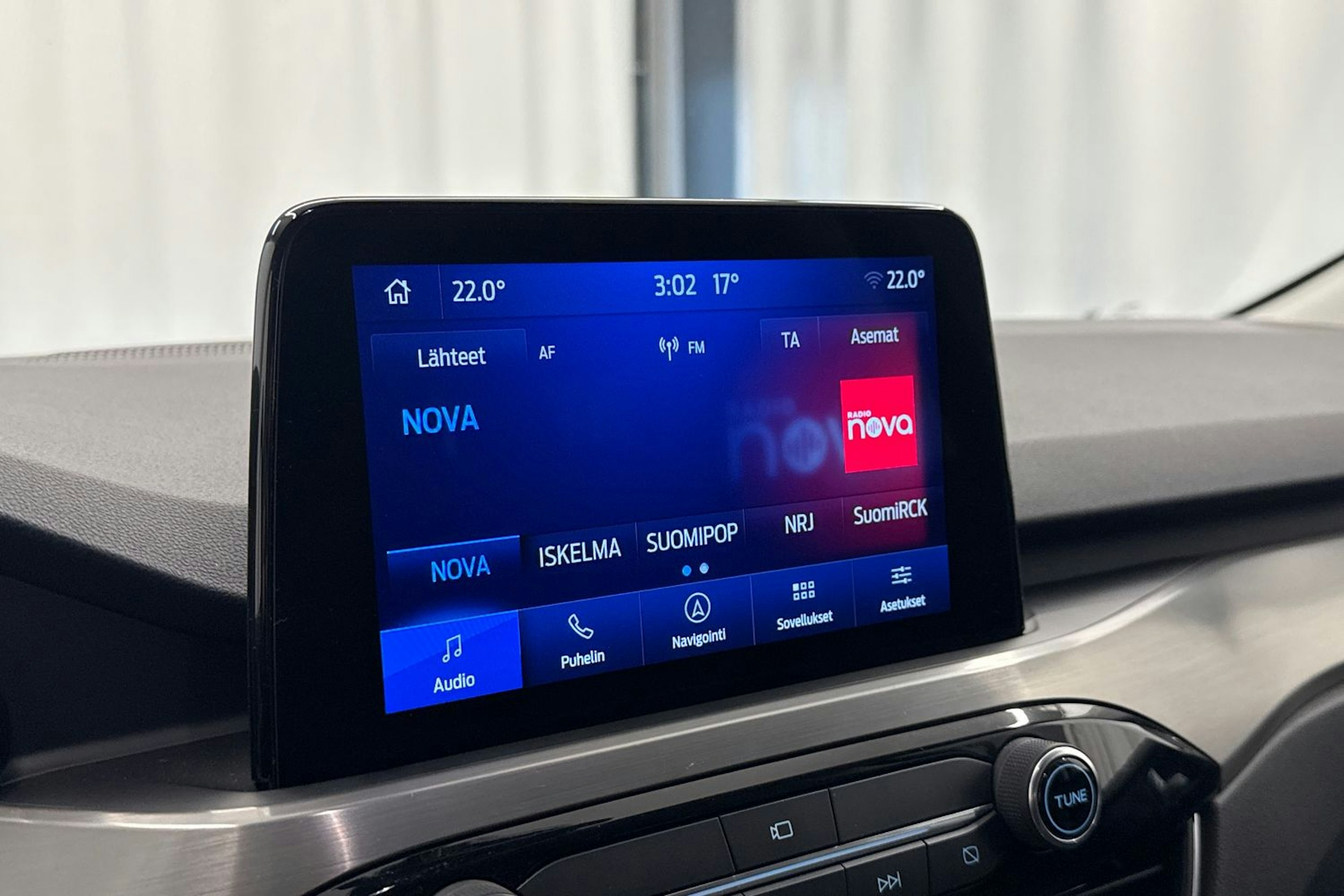 punainen Ford Kuga 2021 kuva 21.