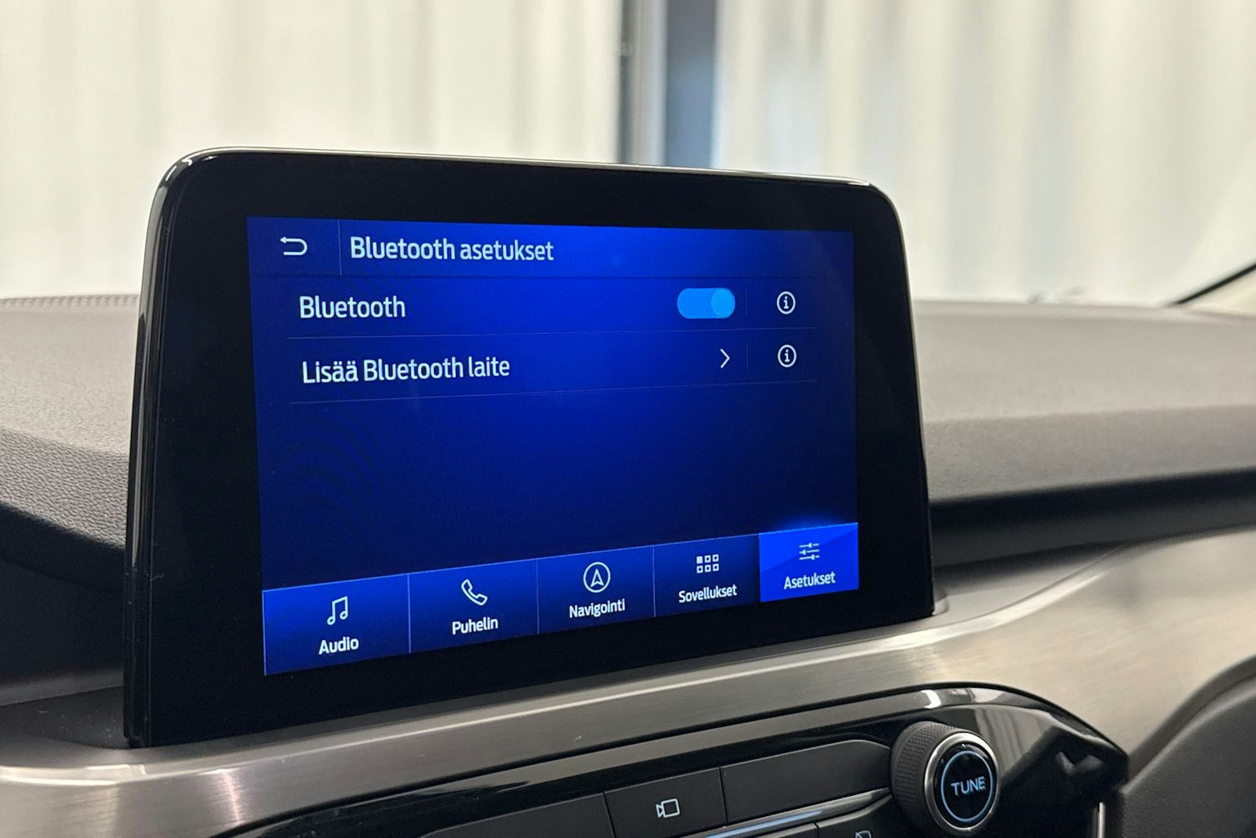 punainen Ford Kuga 2021 kuva 24.