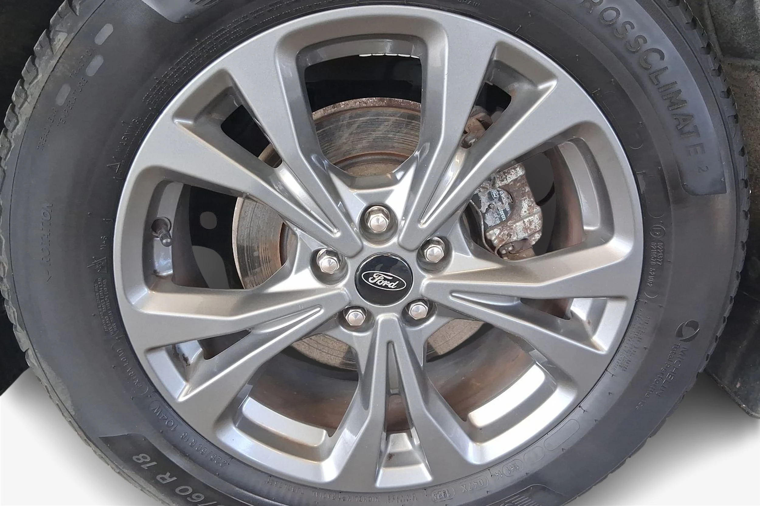 harmaa Ford Kuga 2021 kuva 12.