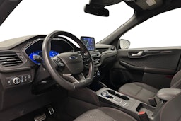 musta Ford Kuga 2021 kuva 7.