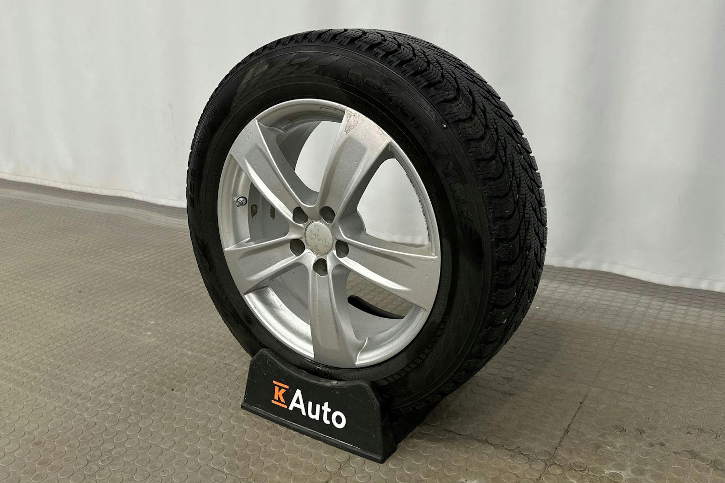 musta Ford Kuga 2021 kuva 13.