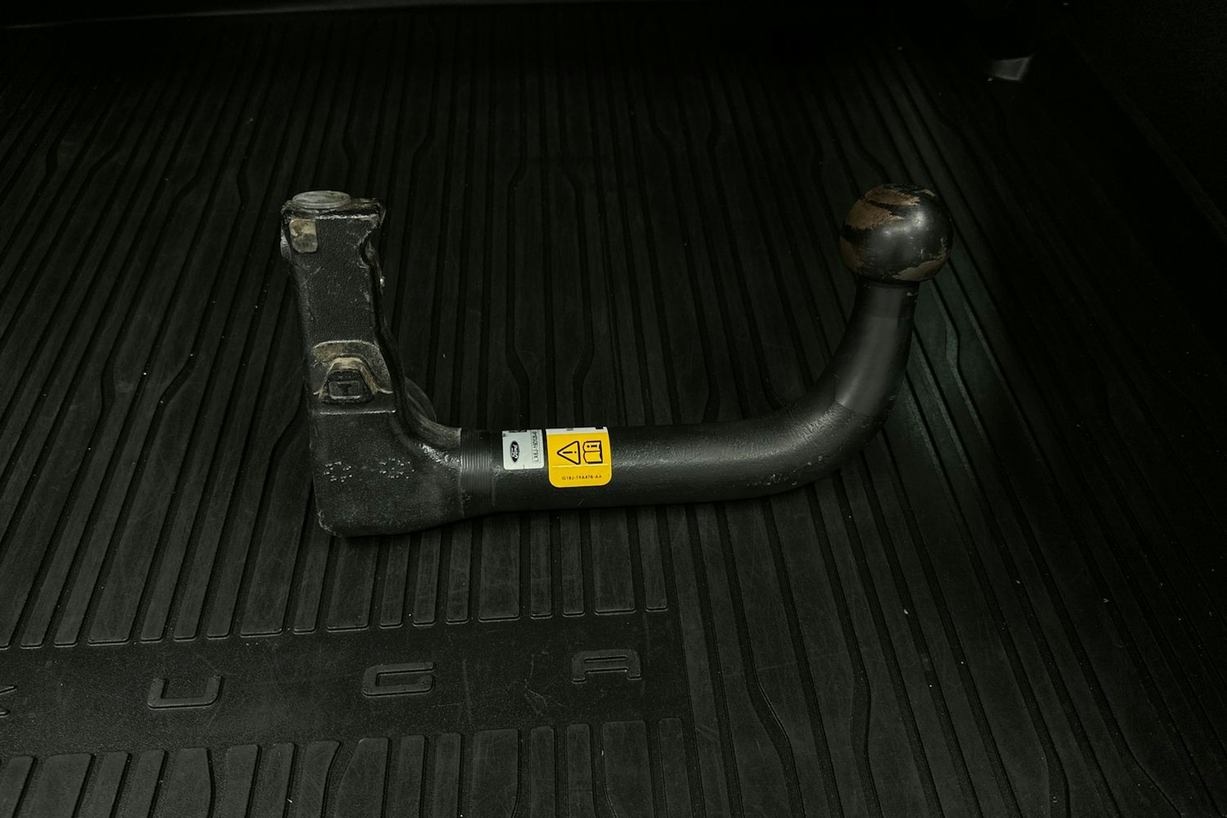 musta Ford Kuga 2021 kuva 15.