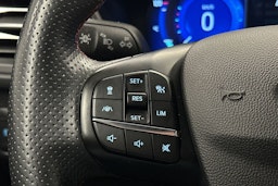 musta Ford Kuga 2021 kuva 18.
