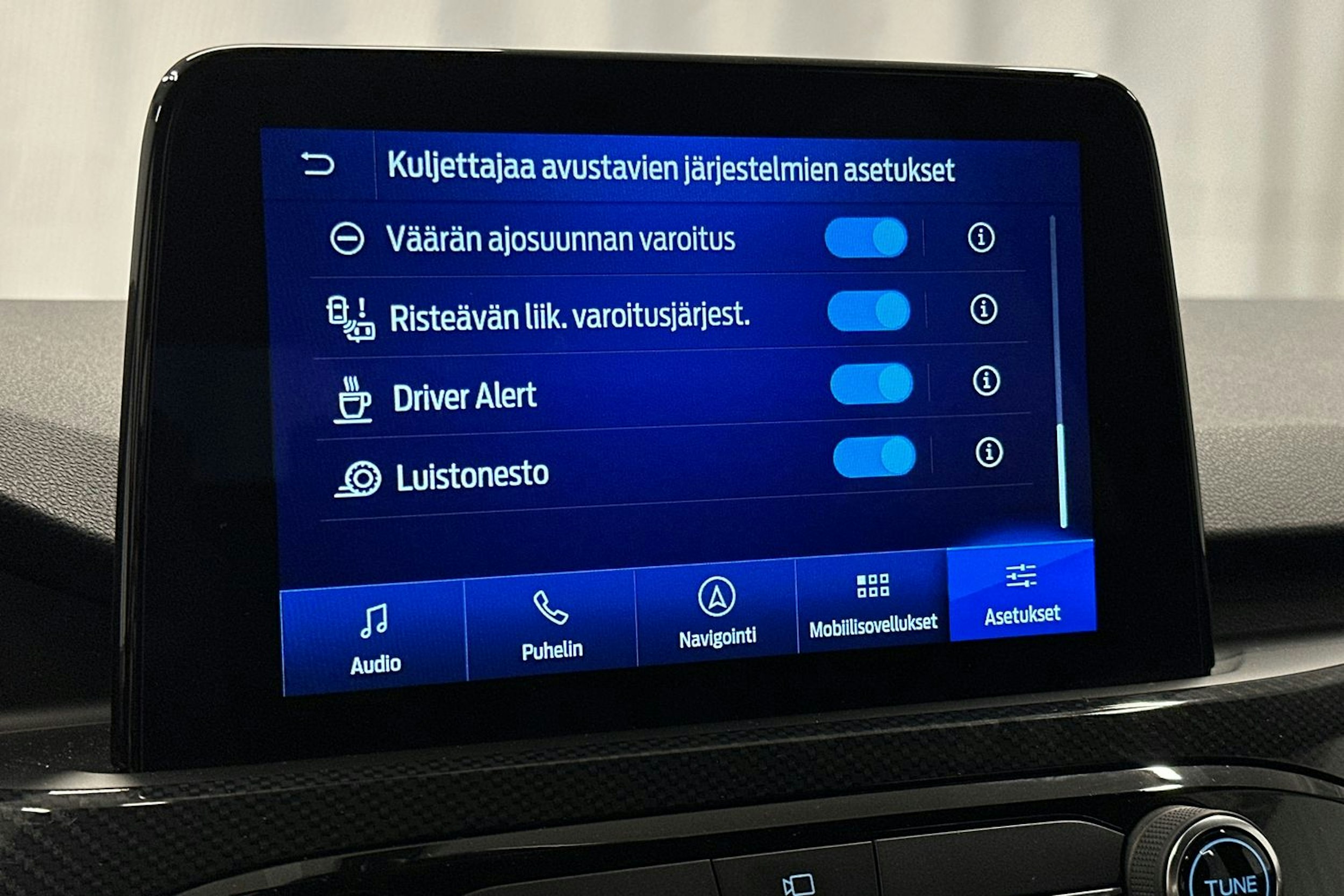 musta Ford Kuga 2021 kuva 25.