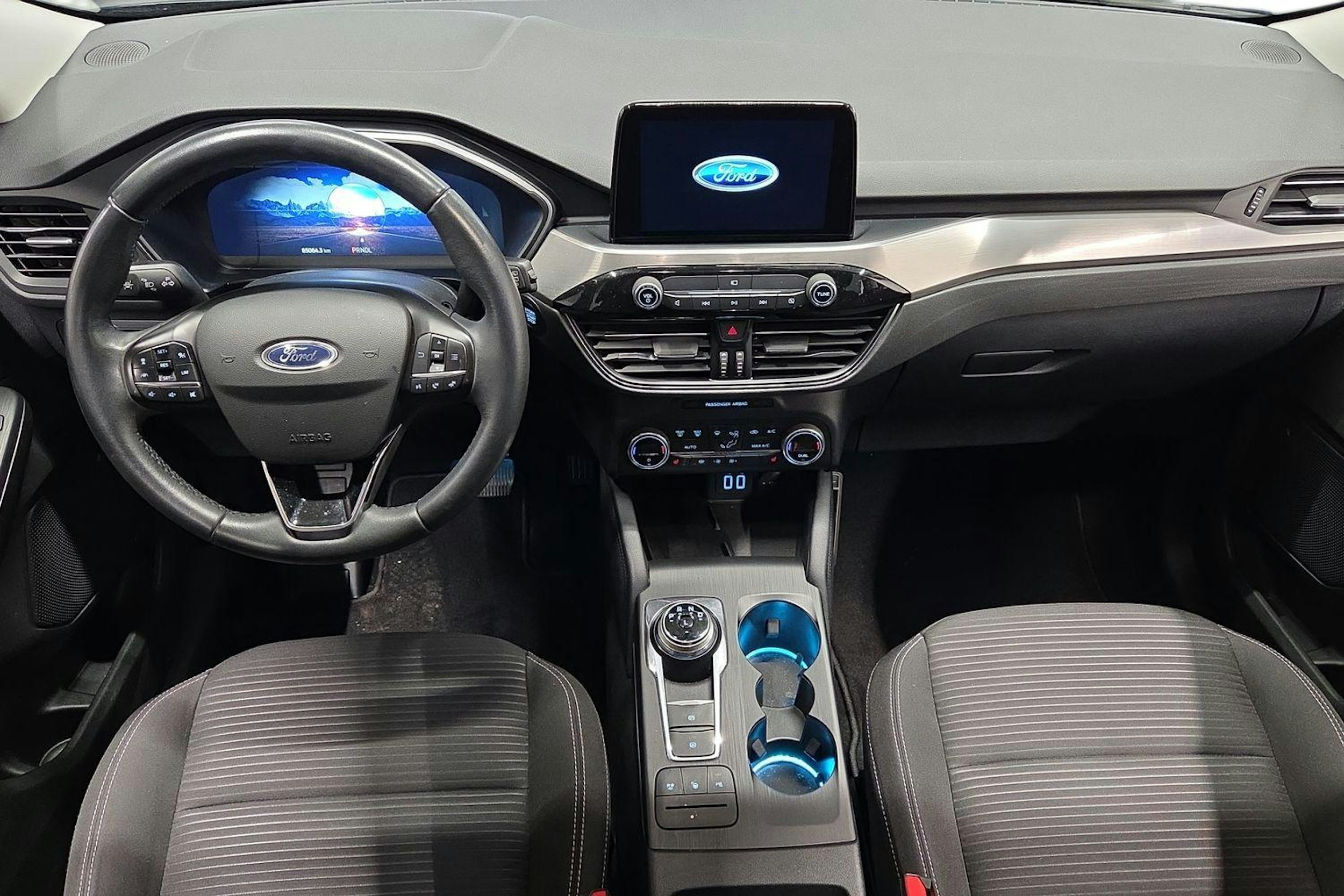 musta Ford Kuga 2021 kuva 9.