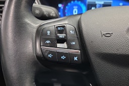 musta Ford Kuga 2021 kuva 15.