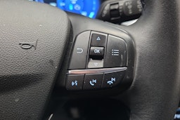 musta Ford Kuga 2021 kuva 16.