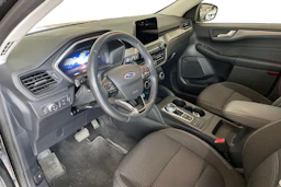 musta Ford Kuga 2021 kuva 3.