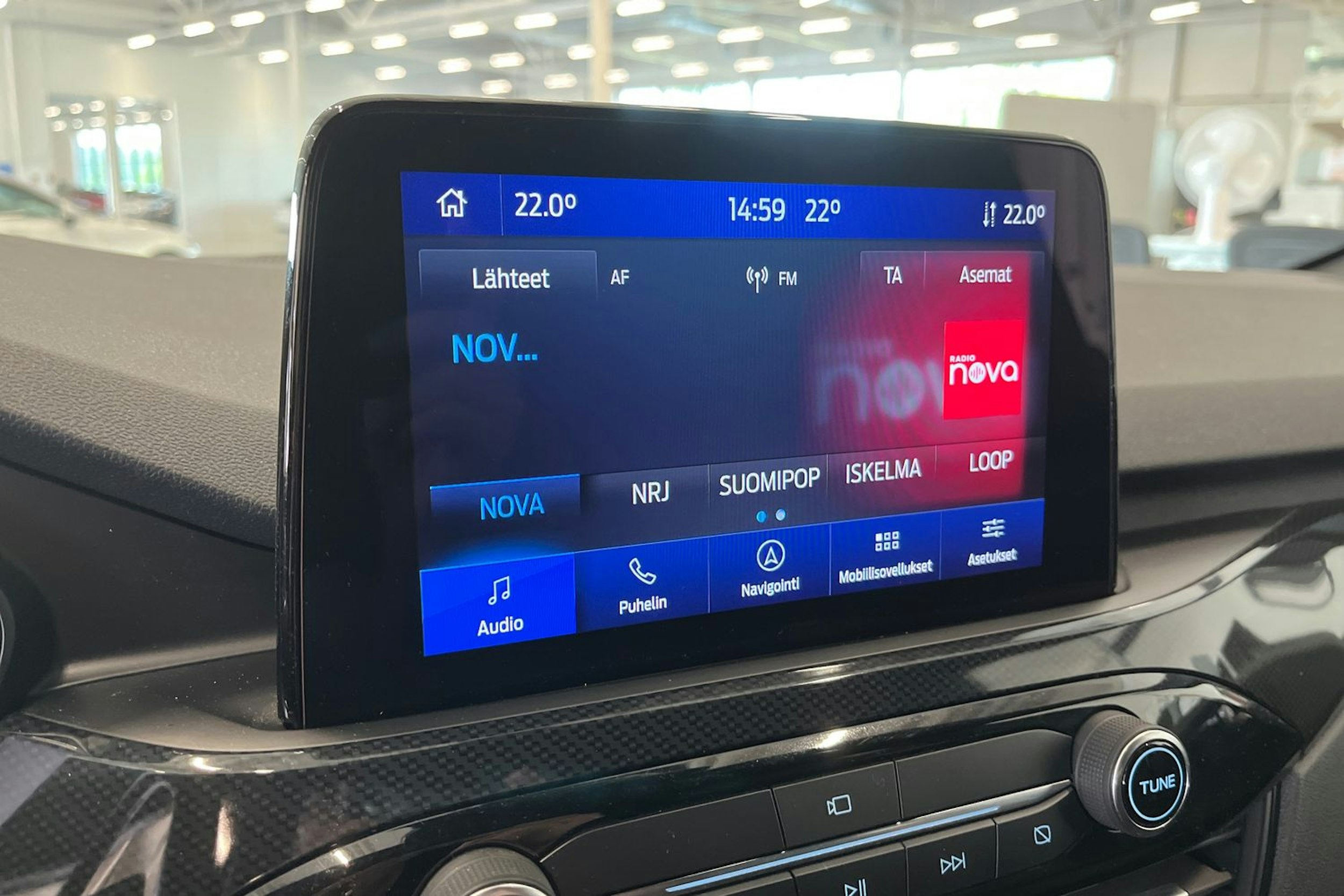 valkoinen Ford Kuga 2021 kuva 19.