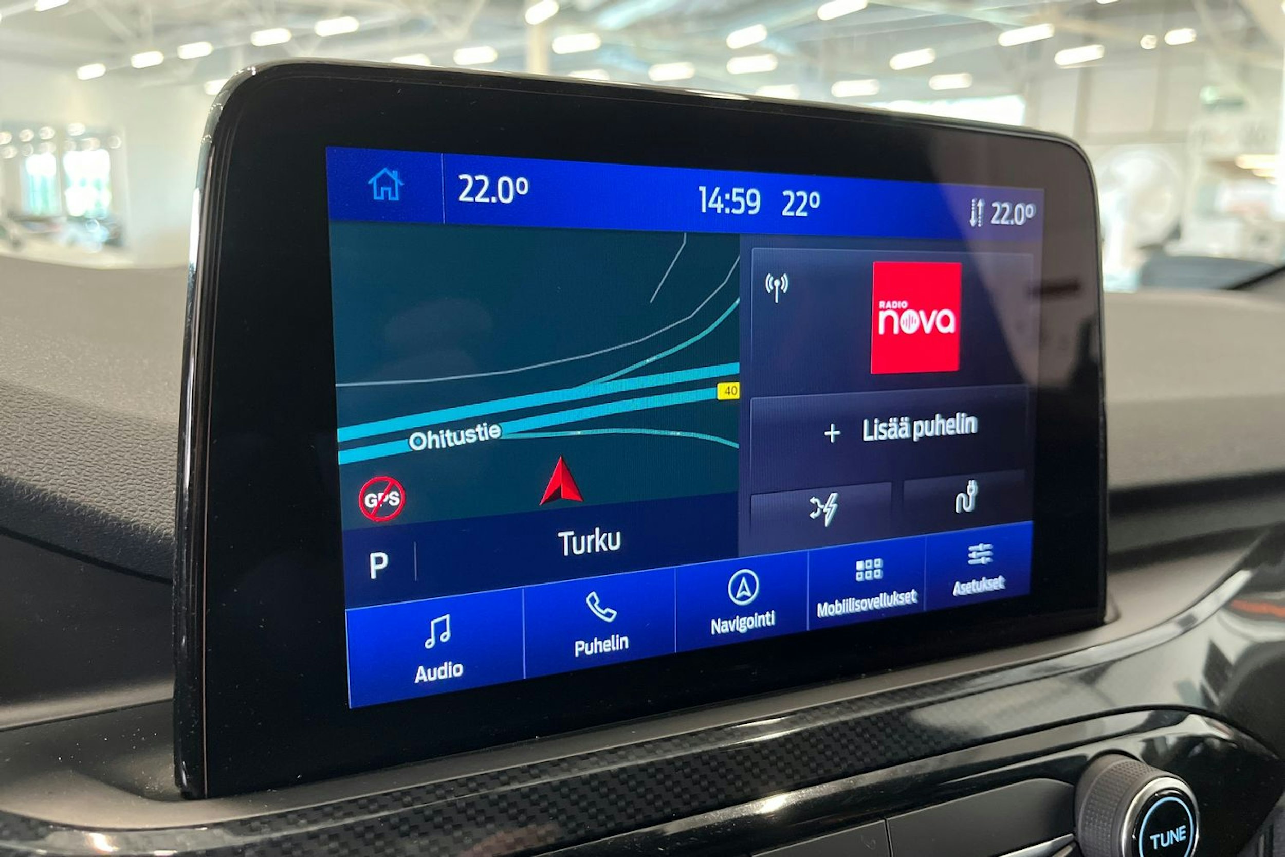 valkoinen Ford Kuga 2021 kuva 20.