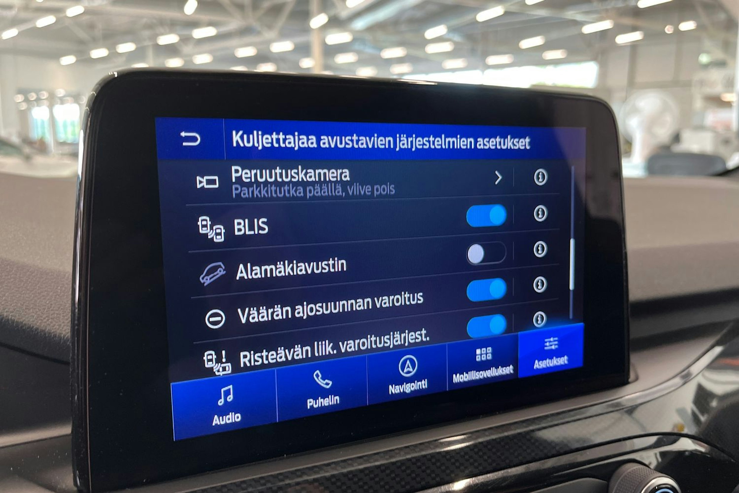 valkoinen Ford Kuga 2021 kuva 26.