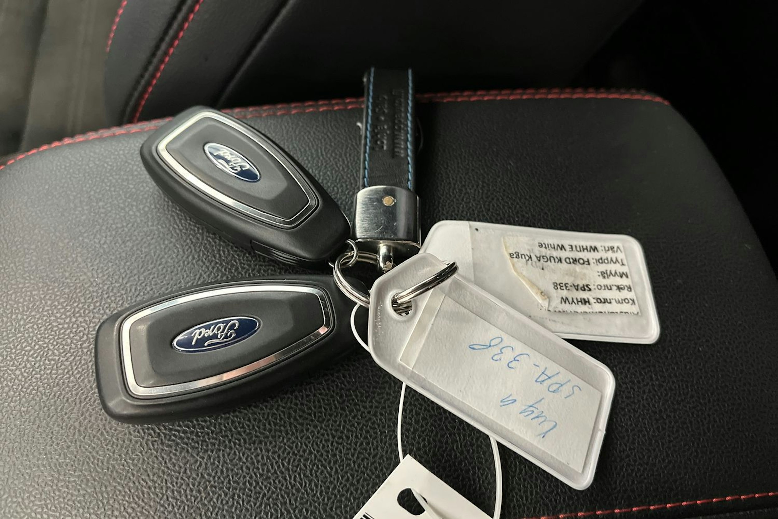 valkoinen Ford Kuga 2021 kuva 30.