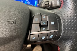 valkoinen Ford Kuga 2021 kuva 32.