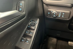 valkoinen Ford Kuga 2021 kuva 33.