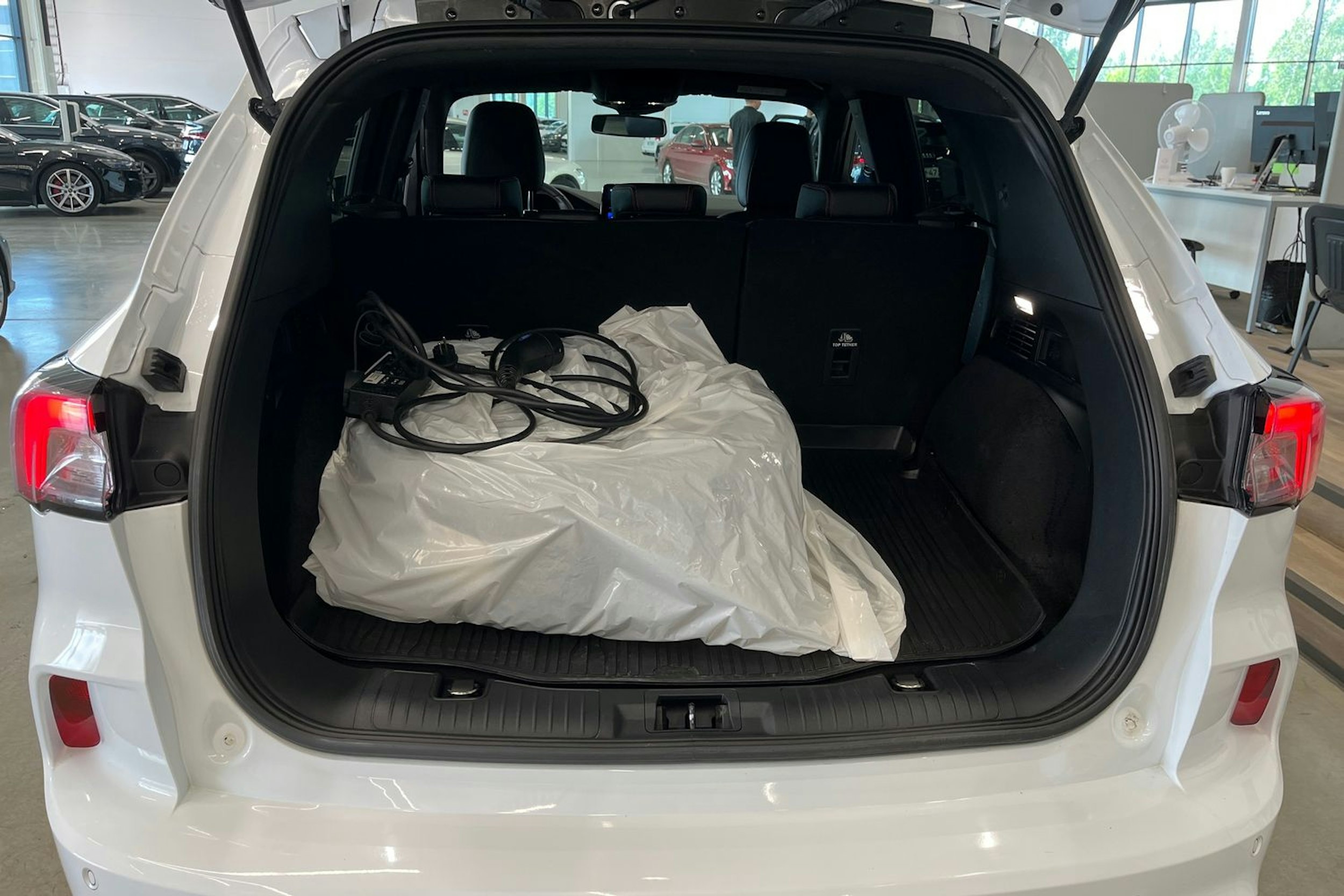 valkoinen Ford Kuga 2021 kuva 35.
