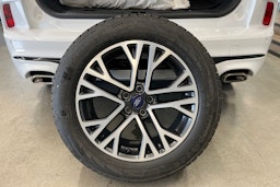 valkoinen Ford Kuga 2021 kuva 36.