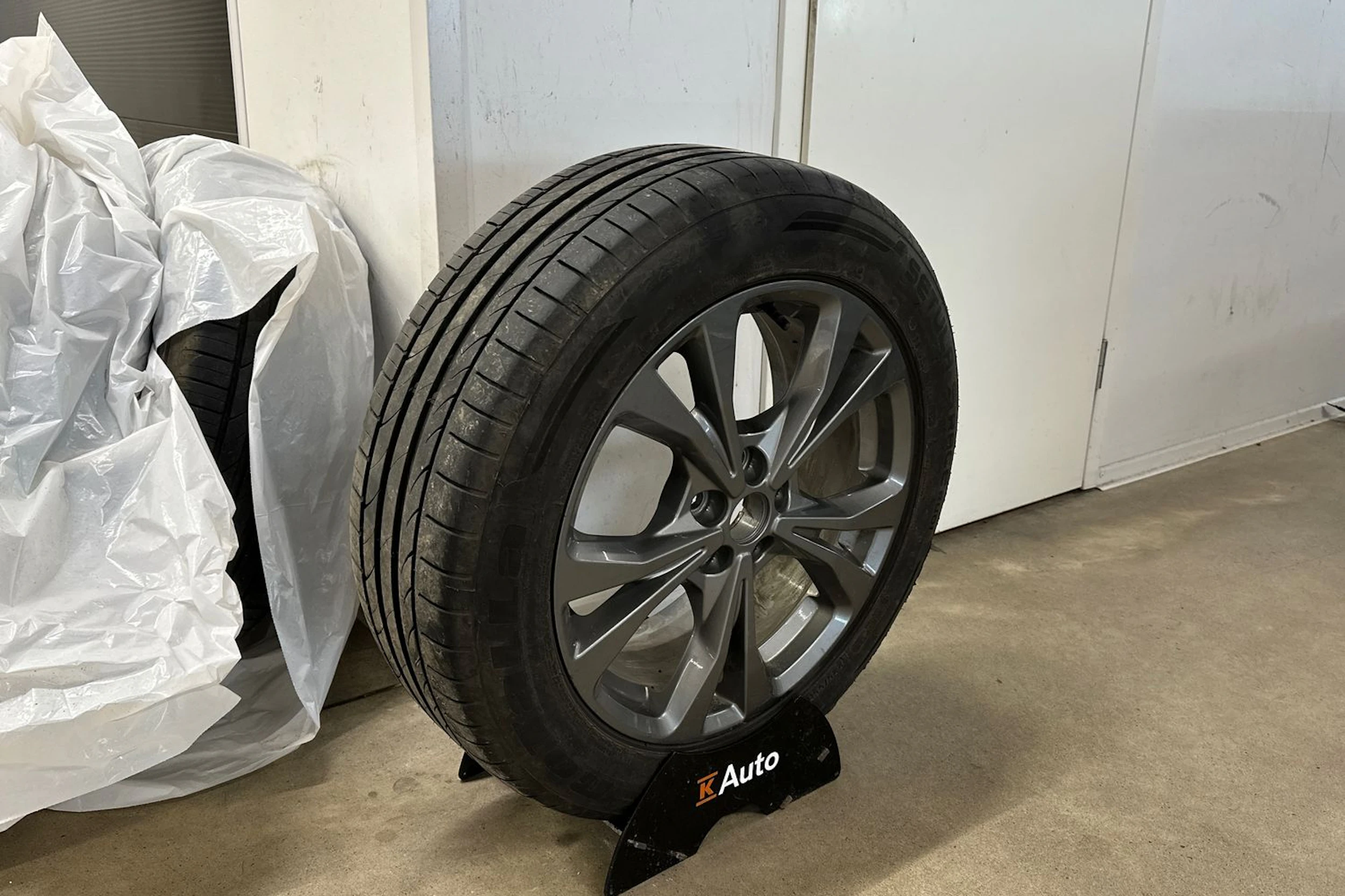 punainen Ford Kuga 2021 kuva 10.