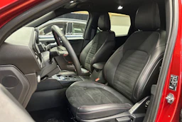 punainen Ford Kuga 2021 kuva 13.