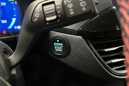 punainen Ford Kuga 2021 kuva 25.