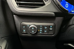 punainen Ford Kuga 2021 kuva 26.