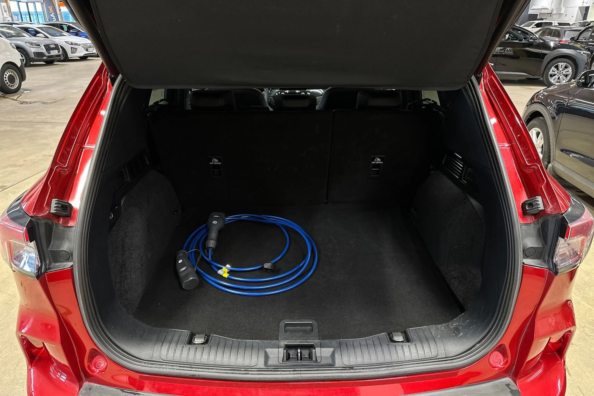 punainen Ford Kuga 2021 kuva 29.