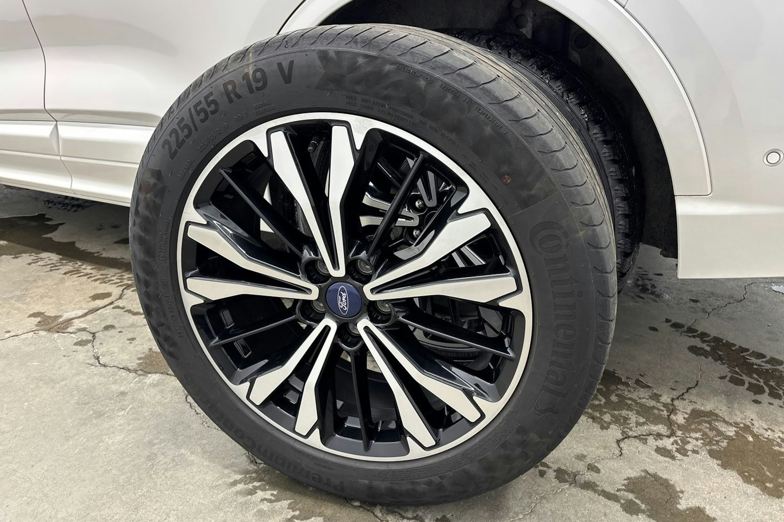 met. valkoinen Ford Kuga 2021 kuva 10.