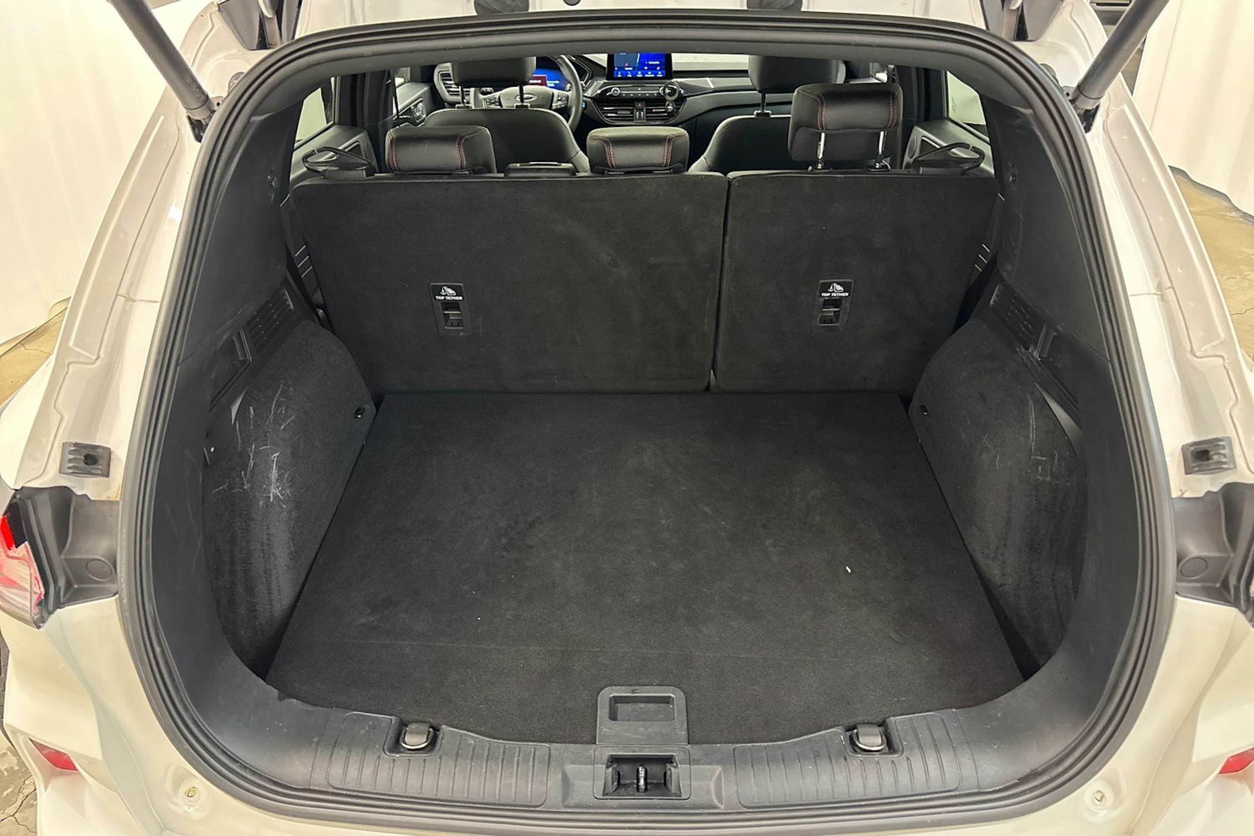 met. valkoinen Ford Kuga 2021 kuva 12.