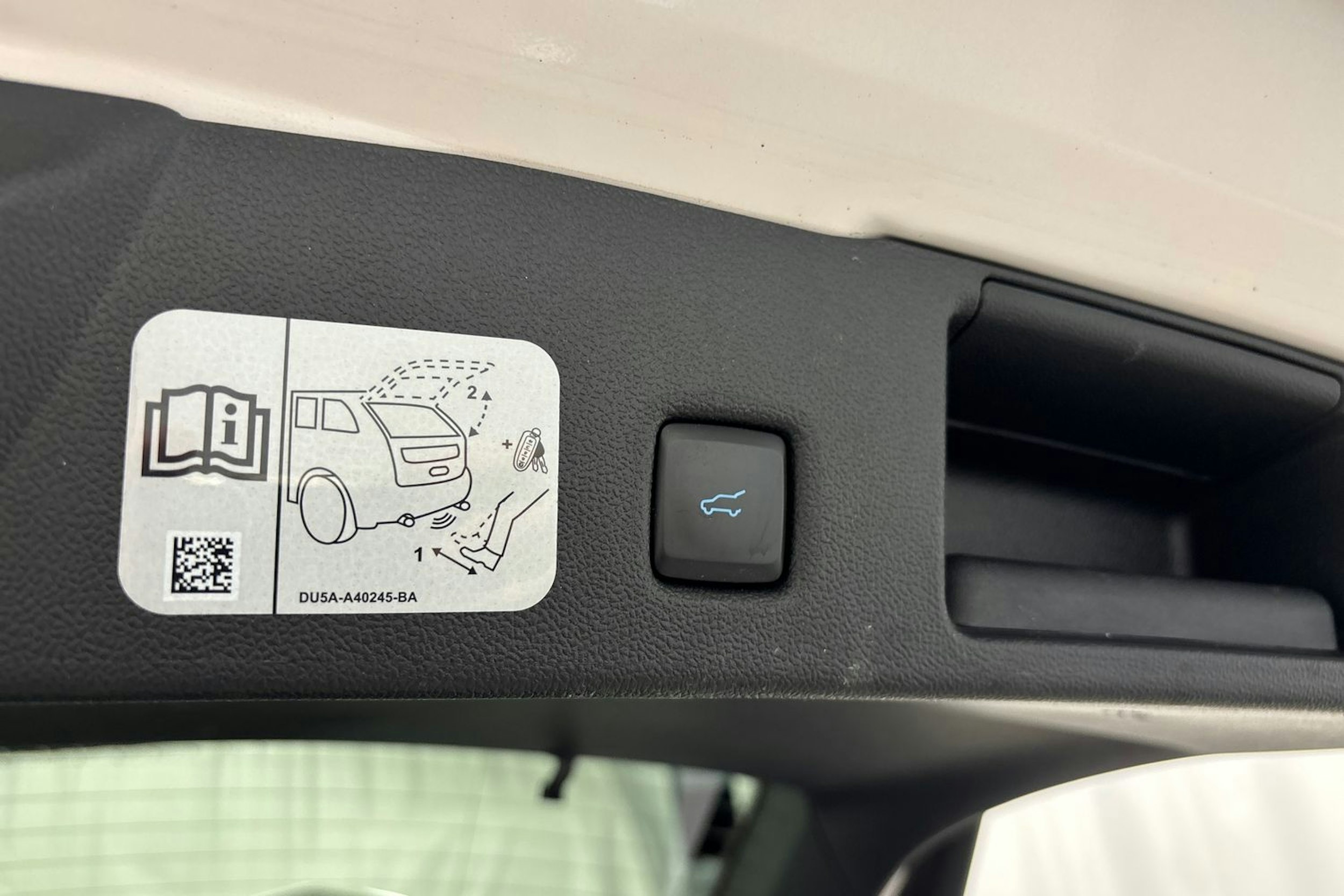 met. valkoinen Ford Kuga 2021 kuva 13.