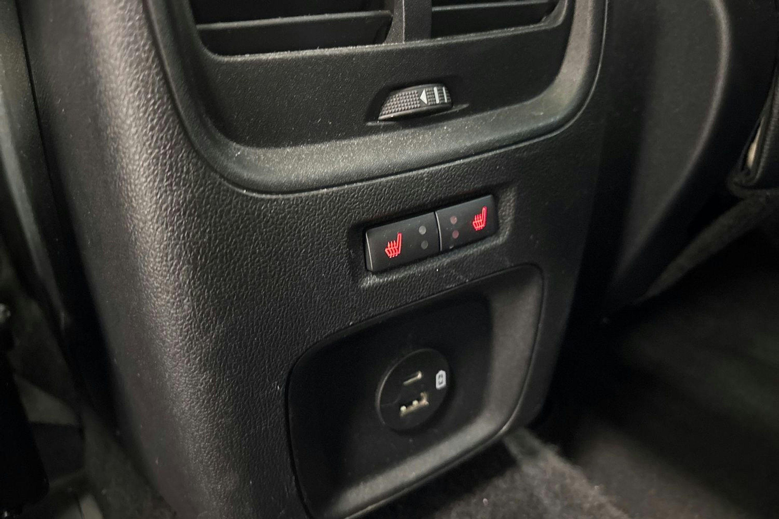 met. valkoinen Ford Kuga 2021 kuva 15.