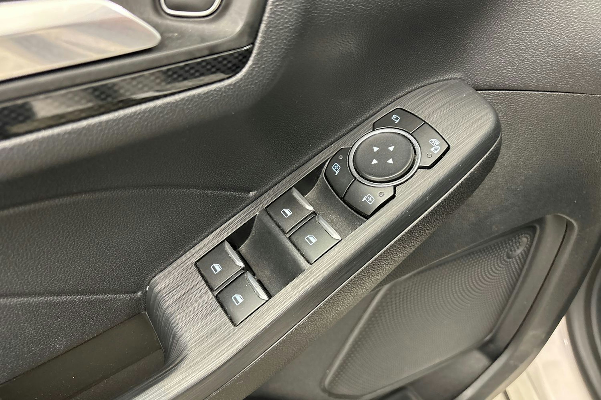 met. valkoinen Ford Kuga 2021 kuva 16.