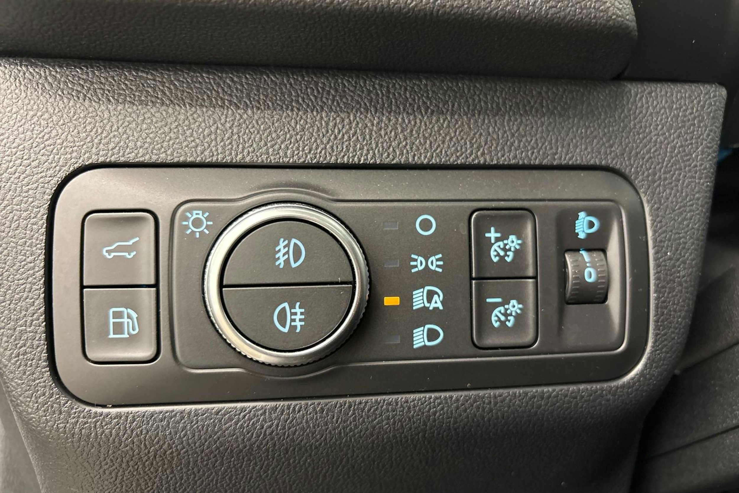 met. valkoinen Ford Kuga 2021 kuva 18.