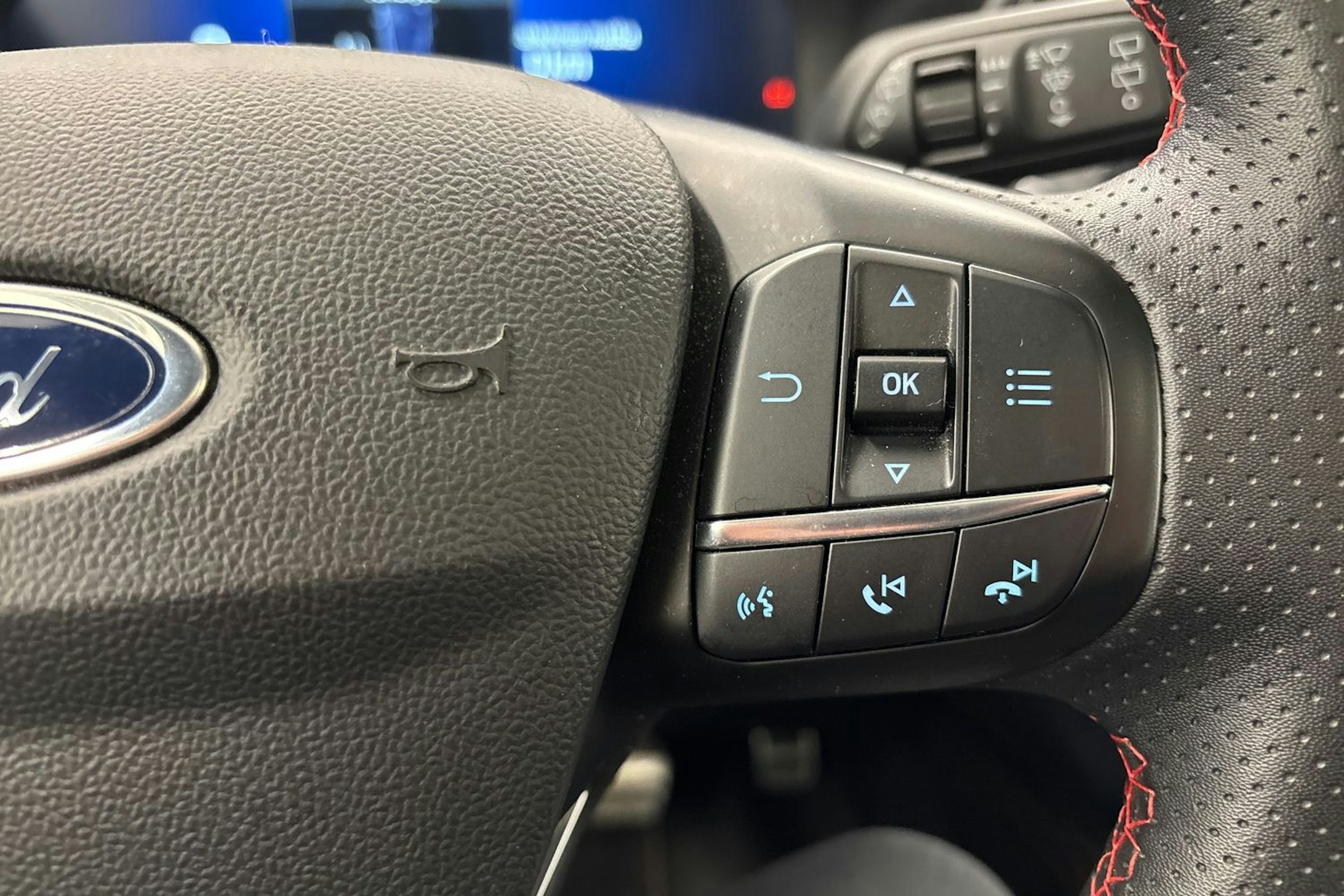 met. valkoinen Ford Kuga 2021 kuva 20.