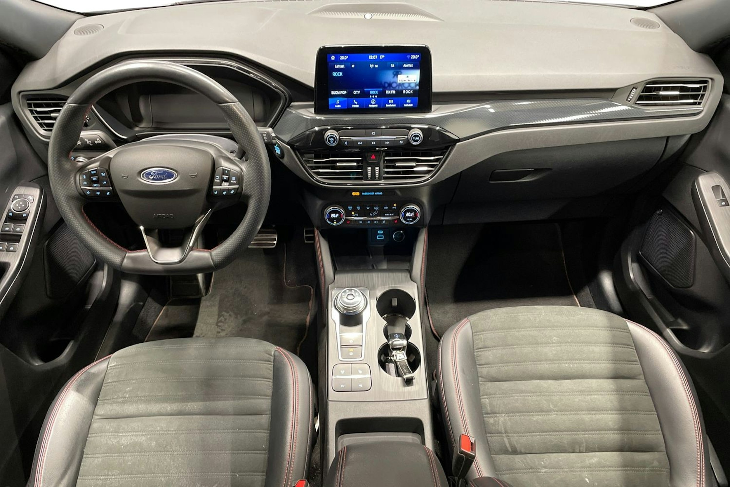 harmaa Ford Kuga 2021 kuva 7.