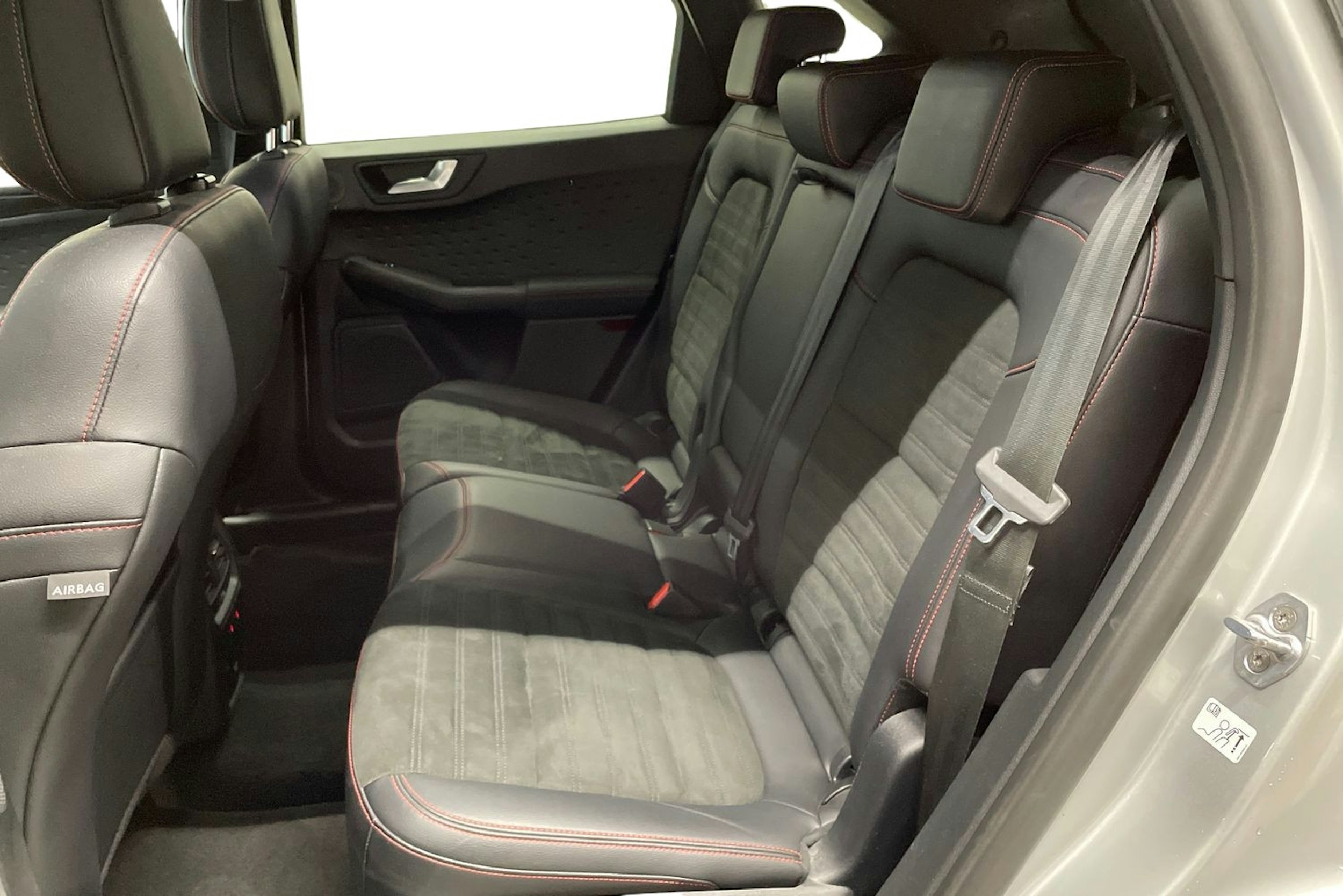 harmaa Ford Kuga 2021 kuva 8.